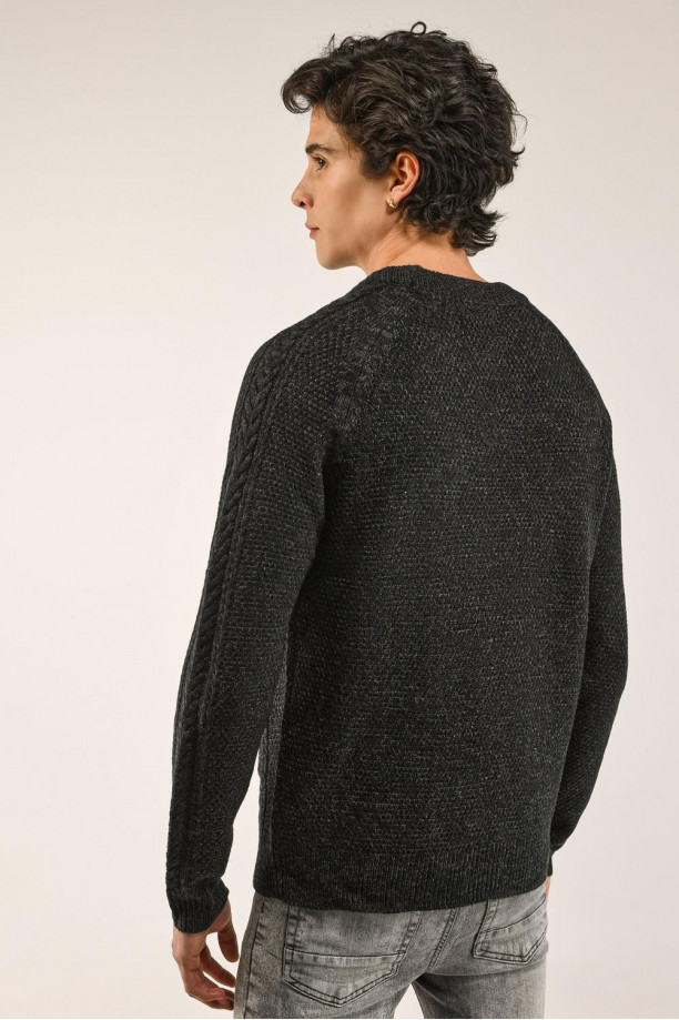 Suéter cuello redondo