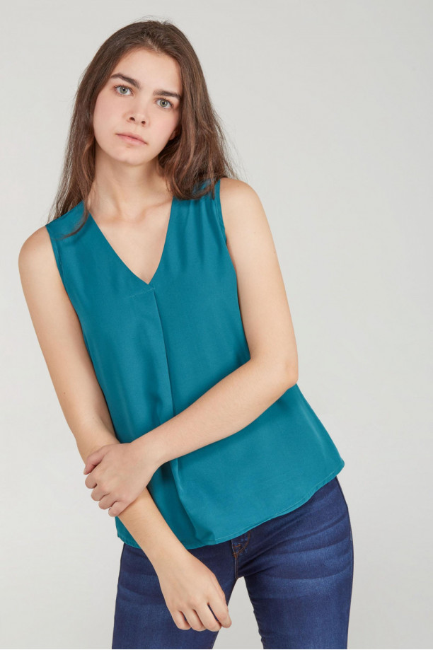 BLUSA ESCOTE EN PICO