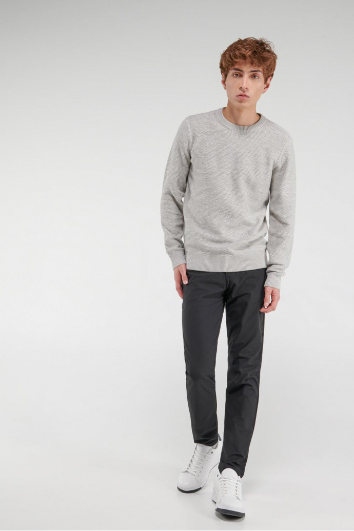 Suéter cuello redondo