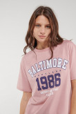 Camiseta, manga corta, con estampado en frente.